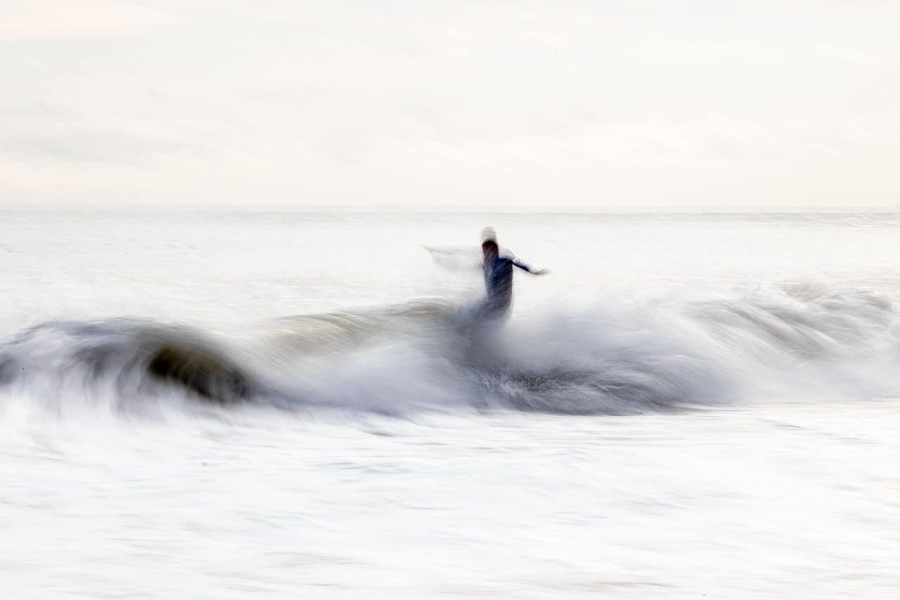 Sea, waves, surfer — Sportsbook Ireland enhances gameplay with intuitive betting features